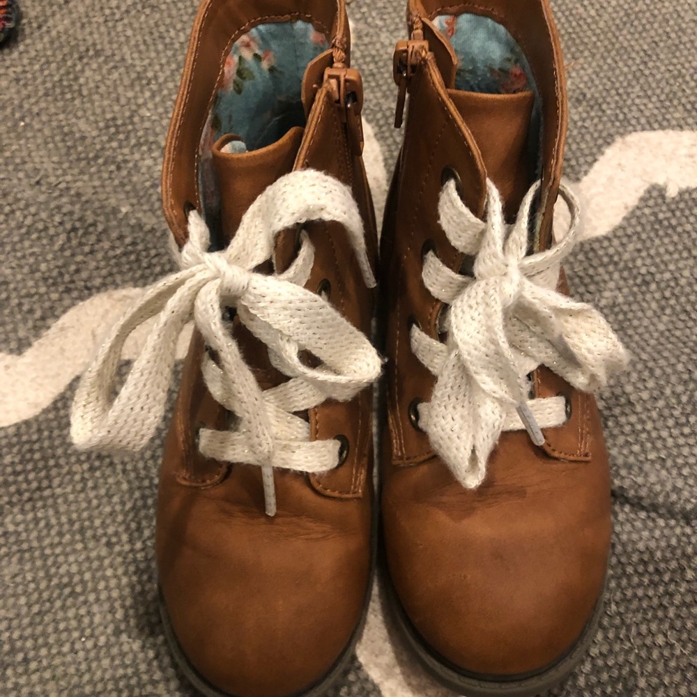 Girls size 10 brown boots